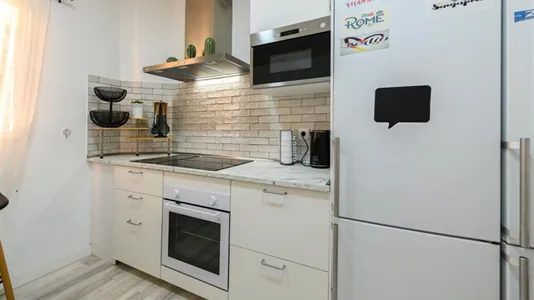 Rooms in Madrid Chamberí - photo 3