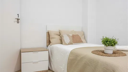 Rooms in el Camí de Vera - photo 5