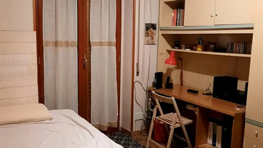 Rooms in Napoli Municipalità 4 - photo 3