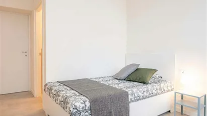 Room for rent in Milano Zona 2 - Stazione Centrale, Gorla, Turro, Greco, Crescenzago, Milan