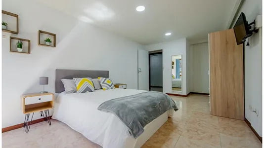 Rooms in Madrid Retiro - photo 4