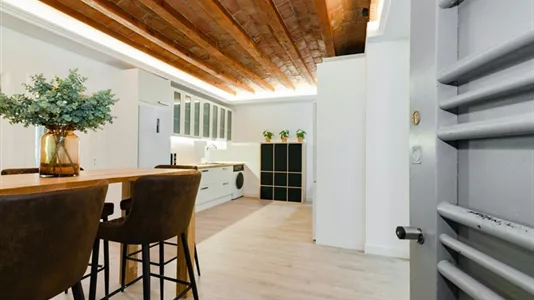 Rooms in Barcelona Eixample - photo 10