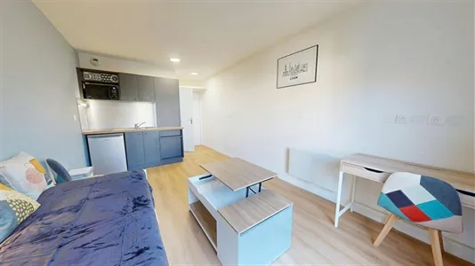 Apartments in Lyon - photo 3