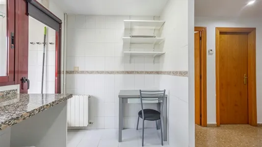 Rooms in el Camí de Vera - photo 10