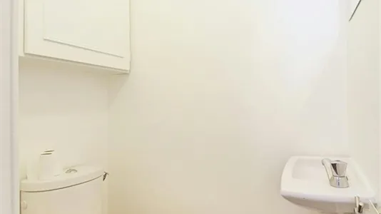 Rooms in Paris 16éme arrondissement (North) - photo 9