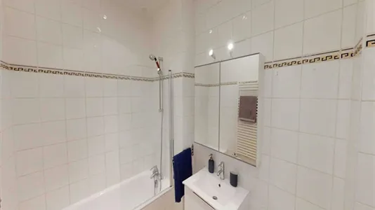 Rooms in Paris 7ème arrondissement - photo 10