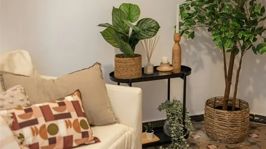 Rooms in Barcelona Ciutat Vella - photo 9