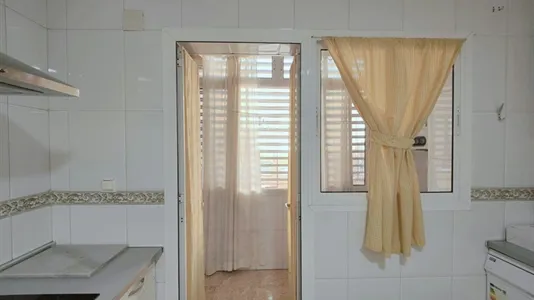 Rooms in Los Bermejales - photo 9