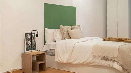 Rooms in Barcelona Ciutat Vella - photo 4