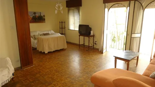 Rooms in Córdoba - photo 8