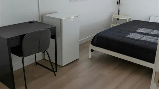 Rooms in Madrid Usera - photo 1