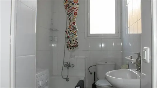 Rooms in Barcelona Sants-Montjuïc - photo 10