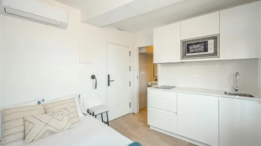 Rooms in Málaga - photo 4