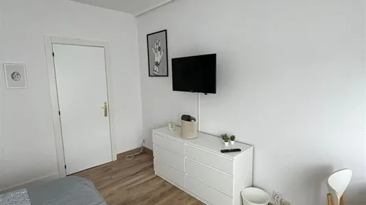 Rooms in Bilbao - photo 4