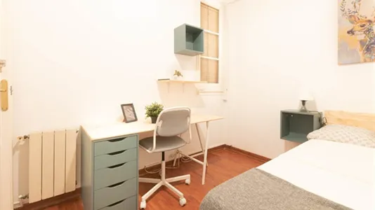 Rooms in Barcelona Eixample - photo 5