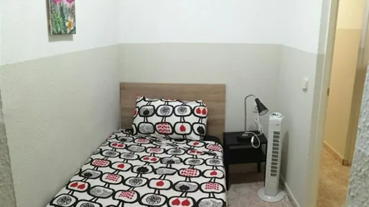 Rooms in Barcelona Ciutat Vella - photo 10