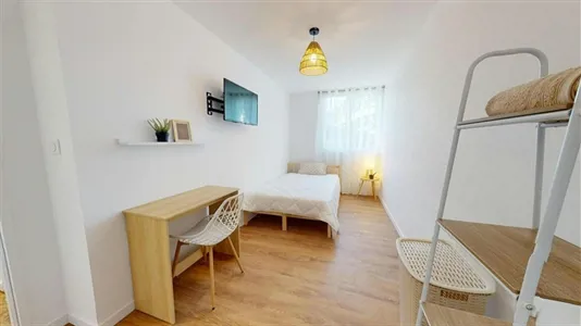 Rooms in Lyon - photo 2