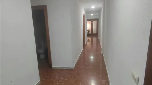 Rooms in Almería - photo 9