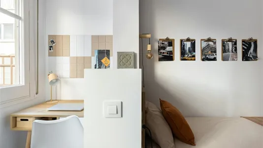 Rooms in Barcelona Eixample - photo 4