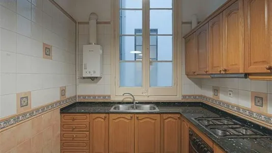 Rooms in Barcelona Ciutat Vella - photo 10