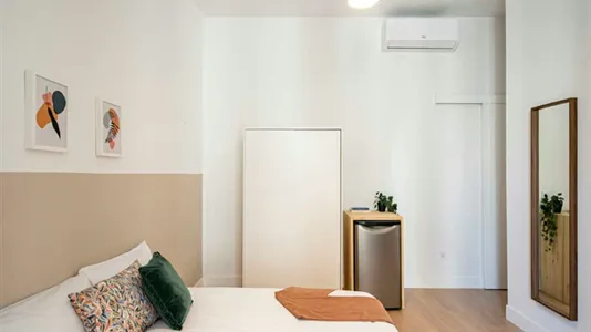 Rooms in Madrid Centro - photo 2
