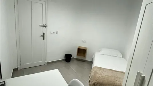 Rooms in Manises - photo 3