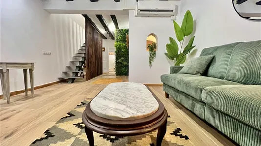 Rooms in Barcelona Ciutat Vella - photo 2