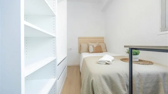 Rooms in el Camí de Vera - photo 2