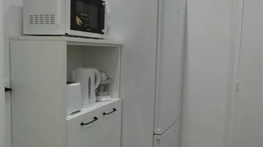 Rooms in Cornellà de Llobregat - photo 10