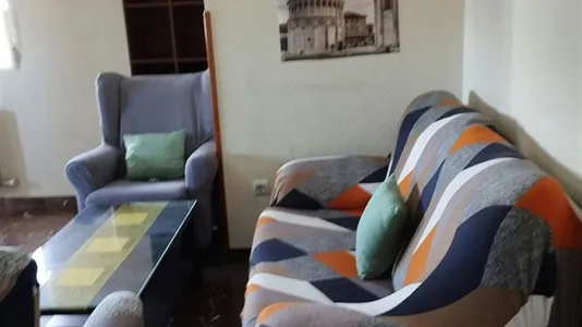 Rooms in Jaén - photo 1