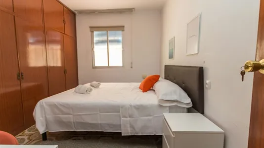 Rooms in Málaga - photo 4