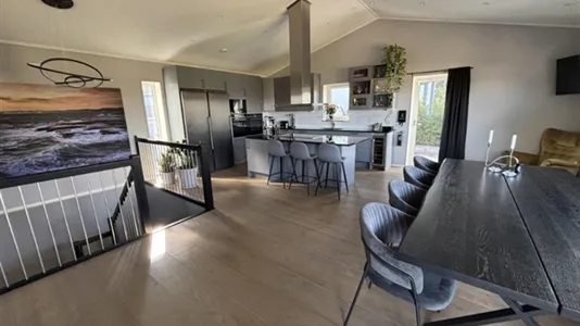 Houses in Ale - photo 2