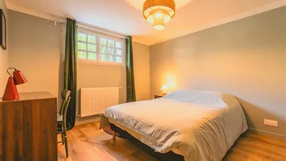 Room for rent in L'Haÿ-les-Roses, Île-de-France
