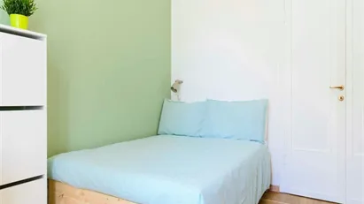 Room for rent in Milano Zona 6 - Barona, Lorenteggio, Milan