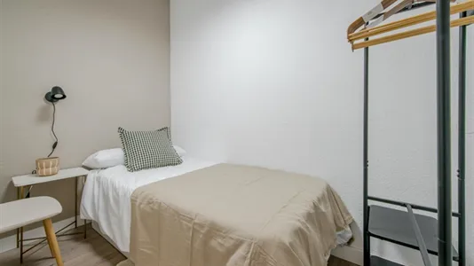 Rooms in Madrid Chamberí - photo 4