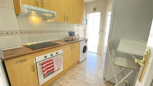 Rooms in Adaro - photo 9