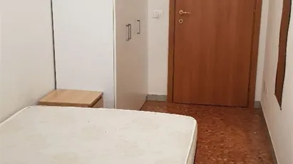 Room for rent in Roma Municipio III – Monte Sacro, Rome