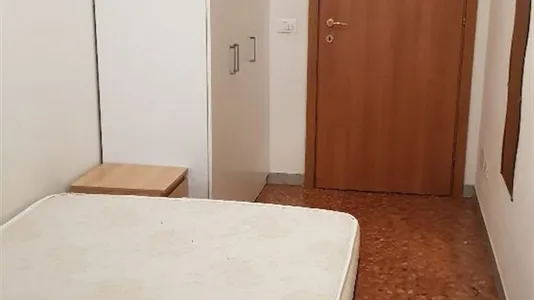 Rooms in Roma Municipio III – Monte Sacro - photo 1