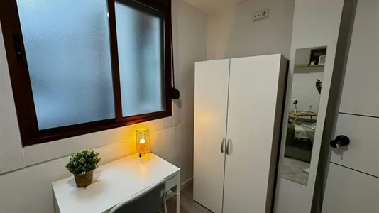 Rooms in Madrid Centro - photo 7