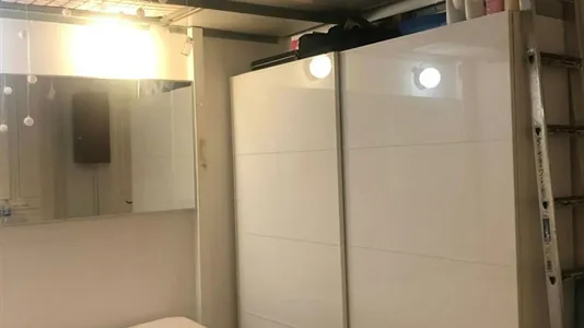 Rooms in Barcelona Ciutat Vella - photo 10