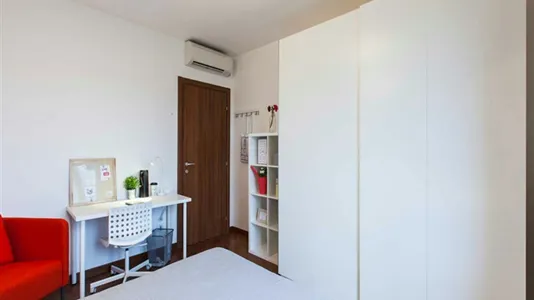 Rooms in Milano Zona 5 - Vigentino, Chiaravalle, Gratosoglio - photo 4