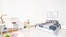 Room for rent, Padua, Veneto, &lt;span class=&quot;blurred street&quot; onclick=&quot;ProcessAdRequest(7736862)&quot;&gt;&lt;span class=&quot;hint&quot;&gt;See streetname&lt;/span&gt;[xxxxxxxxxxxxx]&lt;/span&gt;