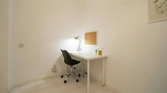 Rooms in Madrid Centro - photo 5