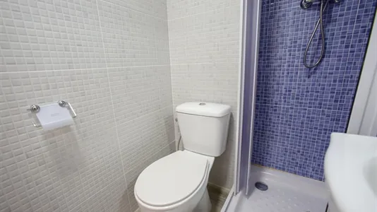 Rooms in el Camí de Vera - photo 8