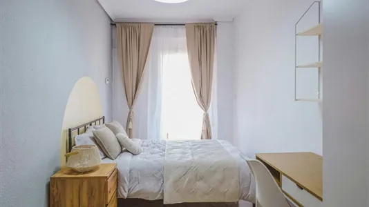 Rooms in Godelleta - photo 1