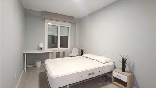 Rooms in Zaragoza - photo 3