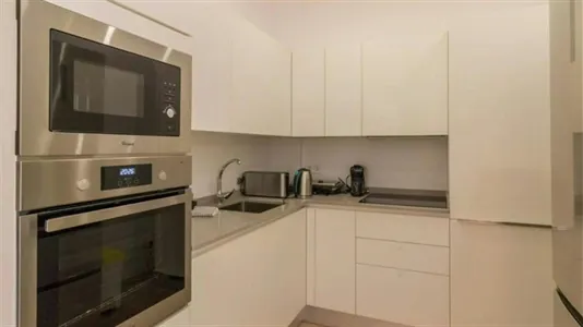 Rooms in Barcelona Ciutat Vella - photo 4