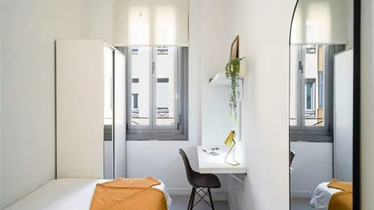 Rooms in Madrid Centro - photo 7