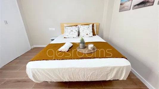 Rooms in el Camí de Vera - photo 5