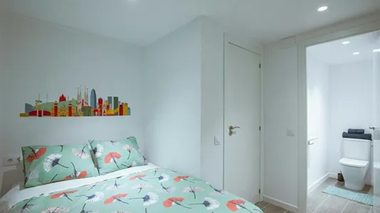 Rooms in Barcelona Ciutat Vella - photo 1